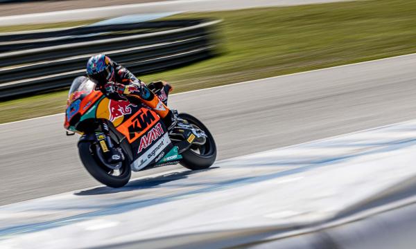 A lezione di motociclismo con Celestino Vietti----- Il pilota incontra gli studenti a Morgagni.